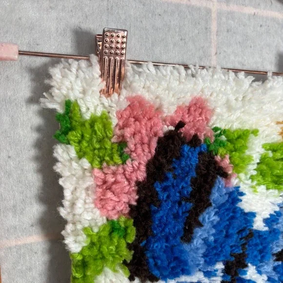 Vintage Butterfly Floral Latch Hook Needlepoint Wall Hanging Art Pillow Retro - Picture 5 of 6